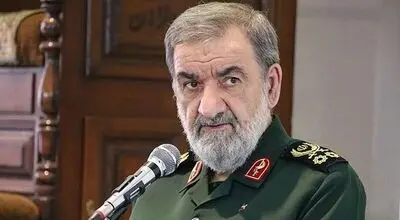 تصویری متفاوت از سرلشگر محسن رضایی؛ دورهمی گرم با نوه‌ها