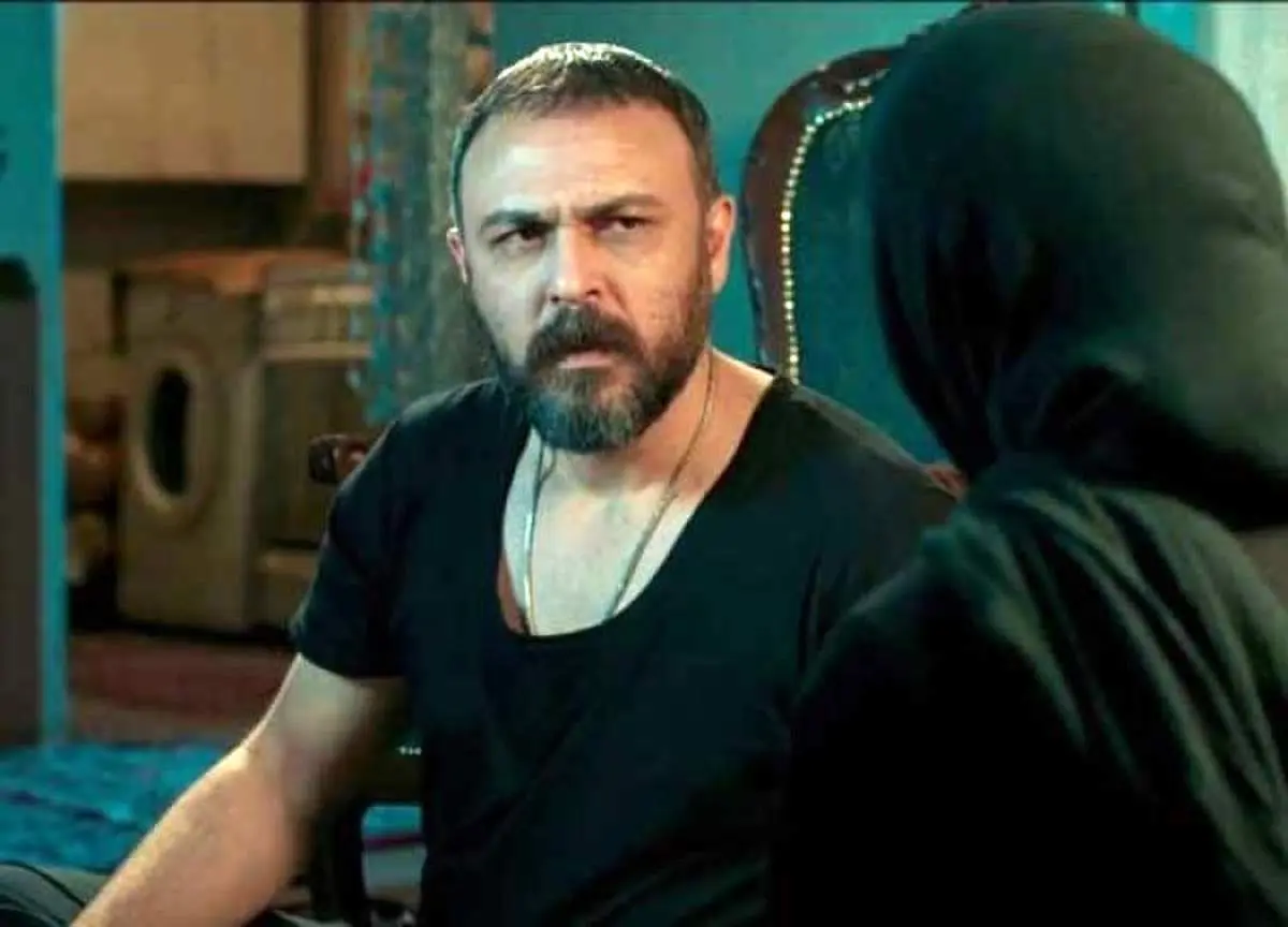 رضا پروانه بازیگر پوست شیراز خانواده های جنگ زده حمایت کرد