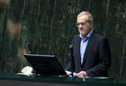 پزشکیان: داغ شهادت رهبر فرزانه انقلاب اسلامی تا مدت‌های  با ملت ایران باقی خواهد ماند+ عکس
