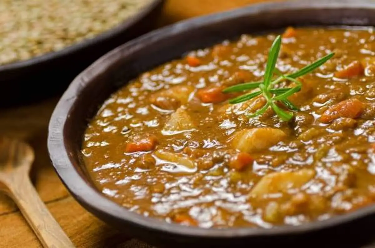طرز تهیه آشی متفاوت برای عاشقان آلو!