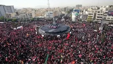 فرانس ۲۴: جمعیت عظیمی از سوگواران در مراسم تشییع رهبر شهید ایران حضور دارند