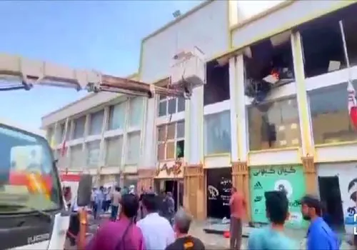 آتش سوزی در یک مغازه و مهمانسرا در خیابان سعدی