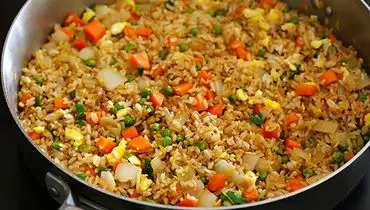 طرز تهیه برنج مرغ سرخ شده چینی 