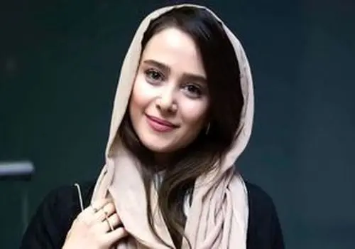 عکس جدید  الناز حبیبی با یک اکسسوری عجیب
