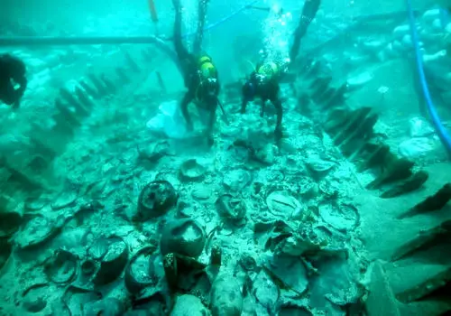 کشف کشتی ۱۷۰۰ ساله رومی در اعماق دریا