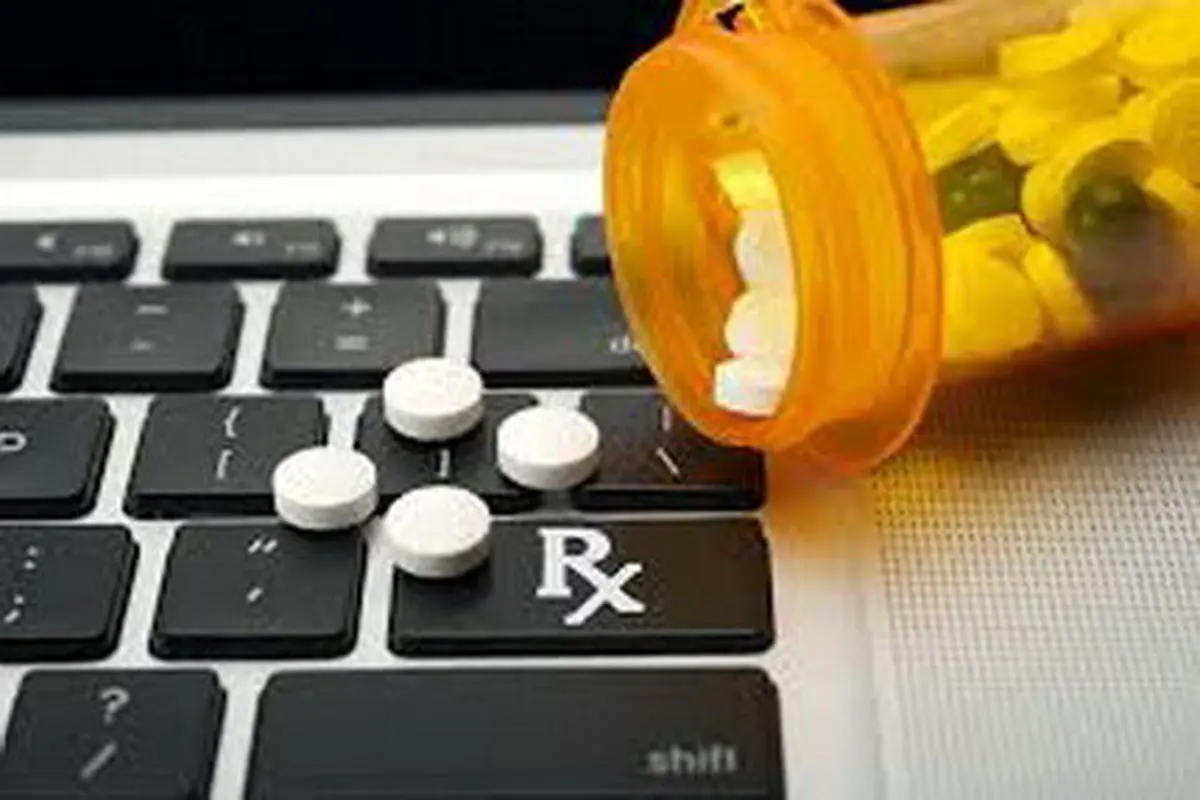 مخالفت داروسازان با فروش اینترنتی دارو