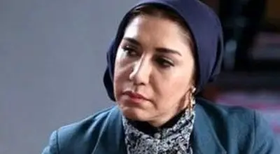 تیپ و استایل متفاوت نسیم ادبی با بارونی قرمز جلب توجه کرد