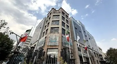  ادعای پرداخت شدن حقوق نجومی و وام ۴.۵ میلیارد تومانی اشتباه است 

