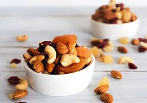 این اشتباهات مغز شما را ۱۰ سال پیرتر می‌کند