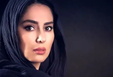 ژست متفاوت شیدا یوسفی بازیگر سینما و تلویزیون کنار دریا + عکس جدید