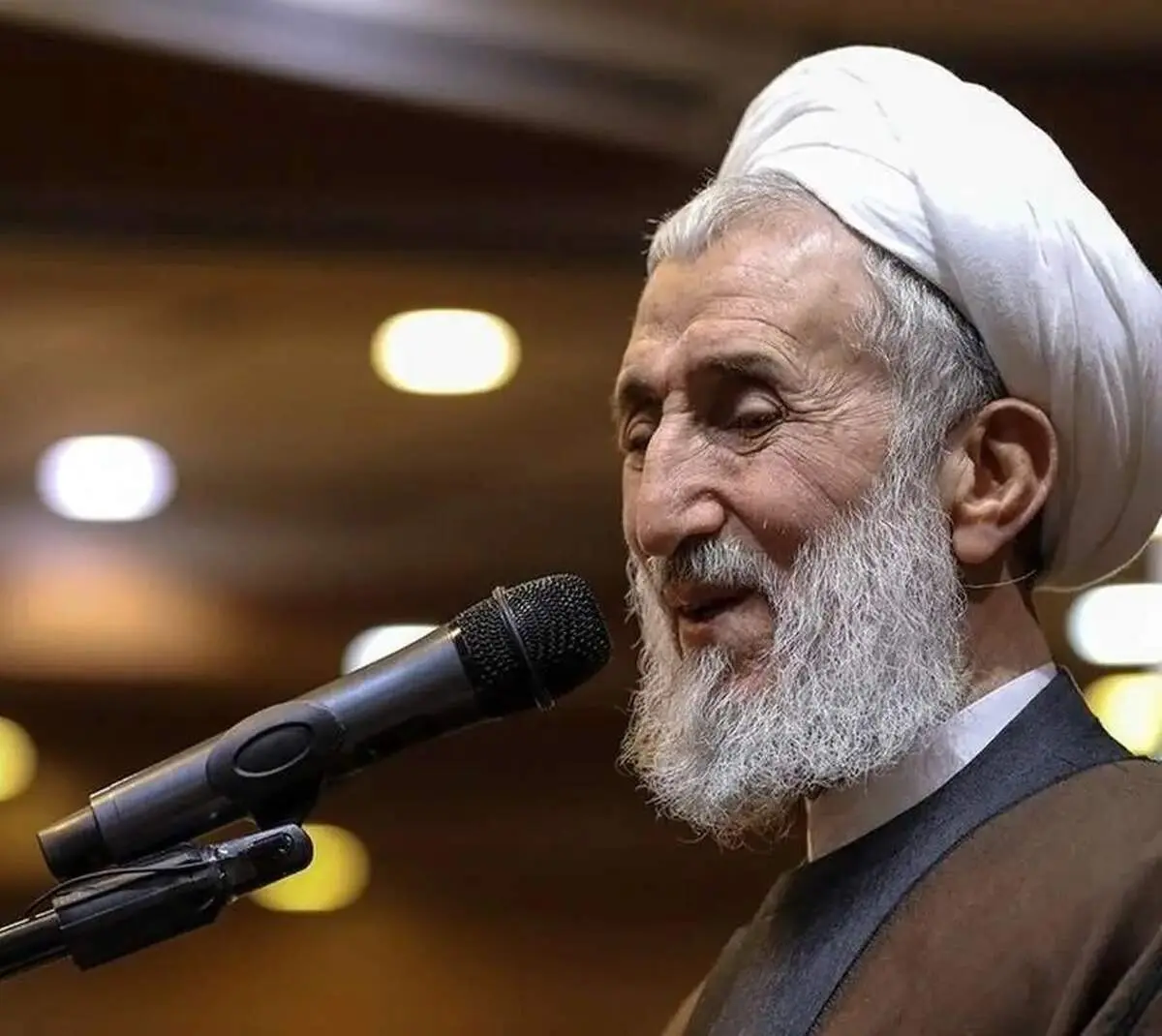 زیدآبادی: آقای صدیقی، یا بی‌نهایت ساده‌اید یا بی‌نهایت زرنگ