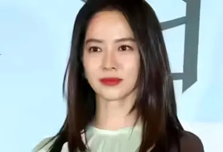 سونگ جی‌هیو در ۴۴ سالگی شایعات ازدواج مخفی را در هم شکست