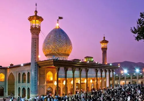 روایتی از نجات معجزه‌آسای ۱۳ توریست خارجی در حمله تروریستی به شاهچراغ + فیلم
