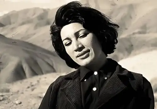 چرا فروغ فرخزاد ماندگار شد