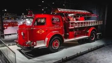 این کالکشن ماشین‌های آتش‌نشانی با قدمتی ۱۰۰ ساله به فروش می روند + تصاویر
