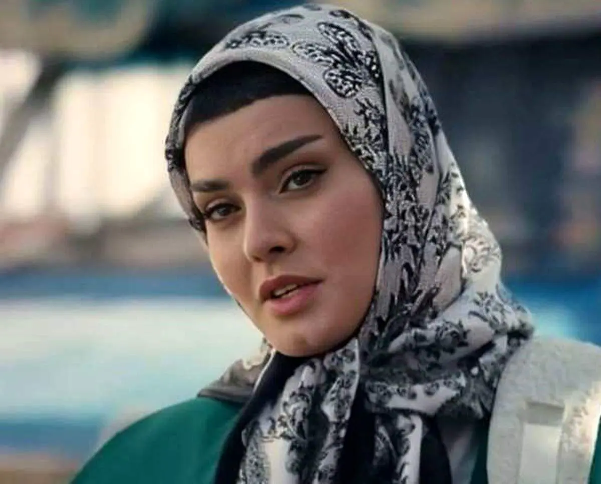 گریم سنگین دنیا فتحی بازیگر سریال ناریا