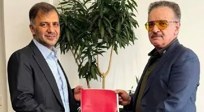 مدیرعامل سابق استقلال در مسیر سرمربی اسبق آبی‌ها/ معمای نکونام در تراکتور؛ جواد انتخاب چه کسی بود؟!