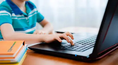 دلایل کاهش تمرکز کودک در کلاس آنلاین چیست؟