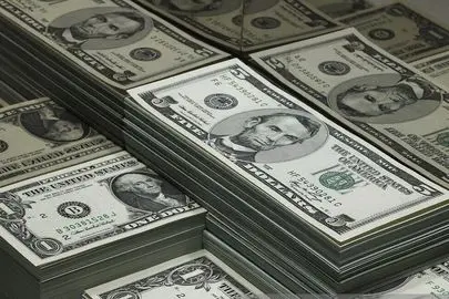 پیش‌بینی قیمت دلار یکشنبه ۱۸ آبان/ دلار در مسیر ثبات باقی می‌ماند؟
