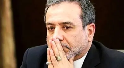 عکسی کمتر دیده شده از عباس عراقچی در جبهه