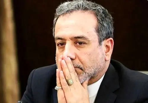 عکسی کمتر دیده شده از عباس عراقچی در جبهه