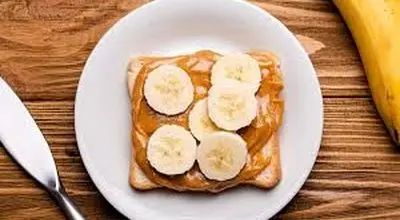 ۵ مواد غذایی برای ترکیب با موز برای یک صبحانه 