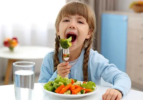 چگونه با تغذیه درست، کم‌خونی کودکان را درمان کنیم؟