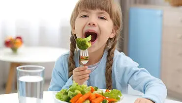 چگونه با تغذیه درست، کم‌خونی کودکان را درمان کنیم؟ + فیلم