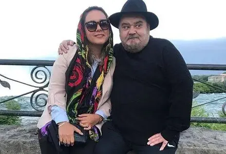 شمعی که المیرا عبدی برای پدرش روشن کرد + تصویر