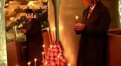 هنرنمایی یلدایی مینا مختاری؛ تلفیق سنت و مدرنیته در کافه بهرام رادان!