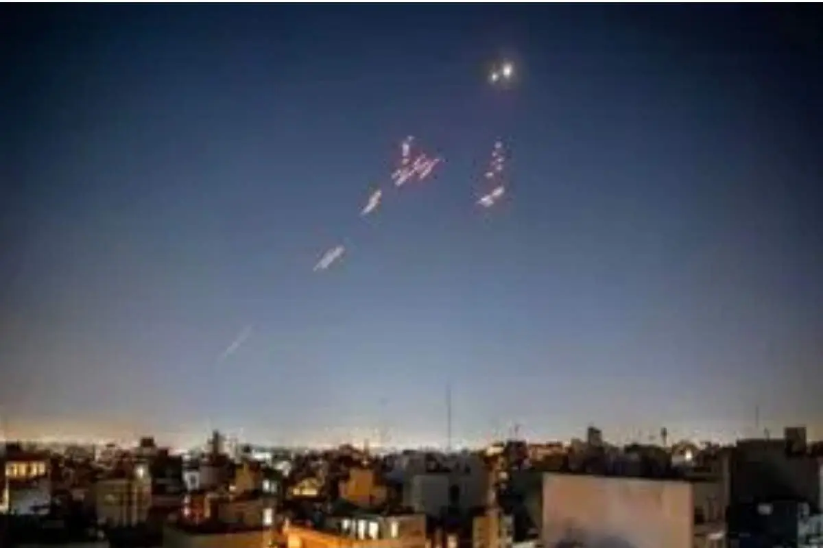 قاب خاص از حمله به بزرگراه ارتش تهران، بامداد پنجشنبه