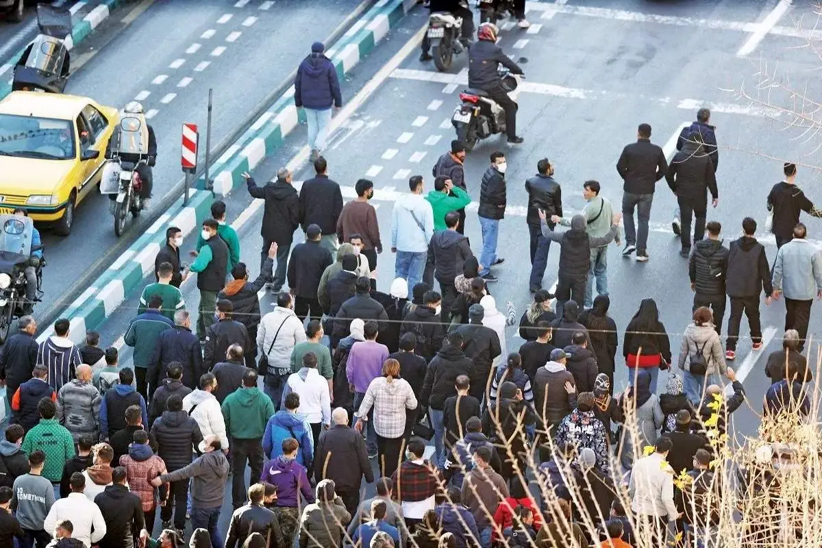 هشدار مهم یک شهروند آمریکایی به ایرانی‌ها + فیلم