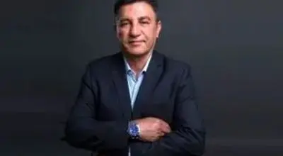 امیرخان قلعه‌نویی مدل تبلیغاتی شد!/ویدیو 