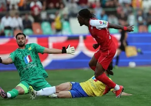 پرسپولیس ۳ ـ فولاد صفر؛ درخشش اورونوف در برد پرگل سرخ‌پوشان