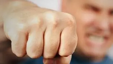 ضرب و شتم یک معلم توسط پدر دانش آموز