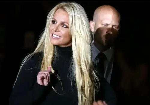 بریتنی اسپیرز می‌گوید با این خانواده‌اش «شانس آورده که زنده است»