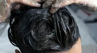  شامپو رنگ روی موی مشکی؛ اصلا جواب می دهد؟!