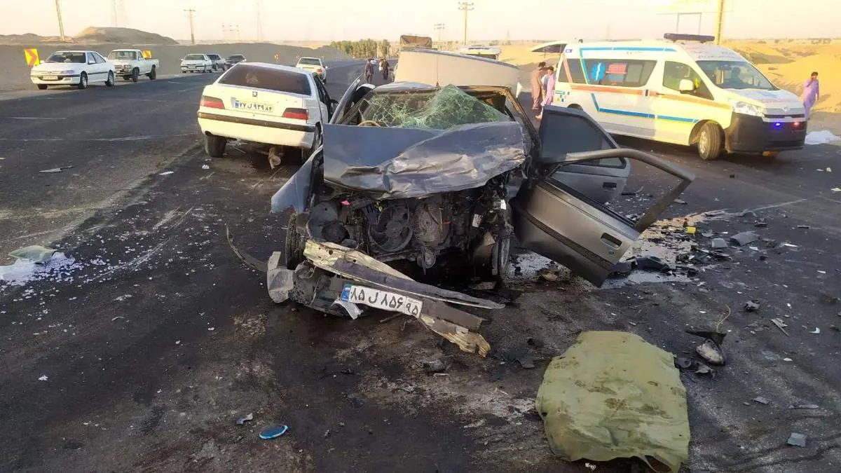 جزئیات تصادف هولناک جاده زابل؛ راننده ۴۰ ساله مقصر فاقد گواهینامه بود / سه کودک بین کشتهشدگان تصادف پژو پارس