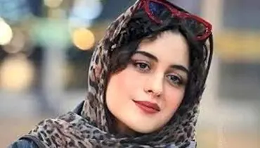  «فاطیما بهارمست» در کودکی و در کنار «عمو پورنگ»؛ اوایل دهه 80