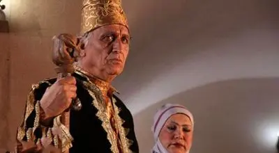 انتقاد احمد نجفی از برخی از هنرمندان؛ مگر می‌شود موشک به مدرسه بخورد و کسی حرفی نزند؟