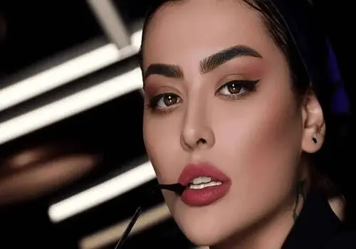 «هاوایی» معادلات گیشه را به هم ریخت؛ سبقت امین حیایی از پژمان جمشیدی