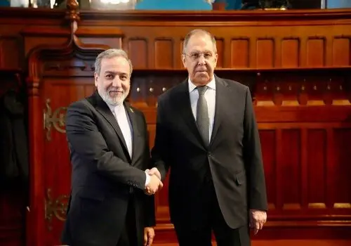 عراقچی در تماس تلفنی با لاوروف: در دفاع قاطع از کیان ایران جدی هستیم
