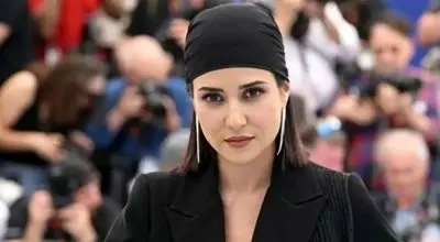 گریم دیدنی پریناز ایزدیار در تئاتر موزیکال بینوایان