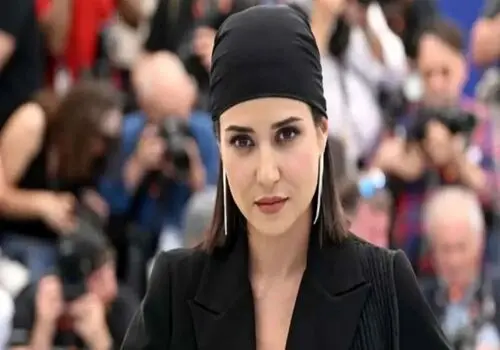 سفره ساده و متفاوت پریناز ایزدیار برای شب یلدا