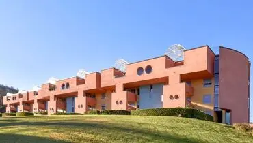 معماری جالب و سرزنده این واحد مسکونی محو‌تان می‌کند+ عکس