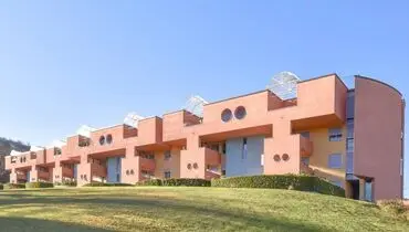 معماری جالب و سرزنده این واحد مسکونی محو‌تان می‌کند+ عکس