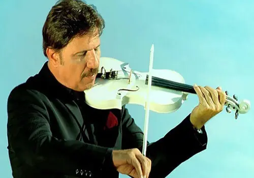 بیژن مرتضوی بار دیگر جنجال‌آفرین شد / فالو یک چهره جنجالی در اینستاگرام