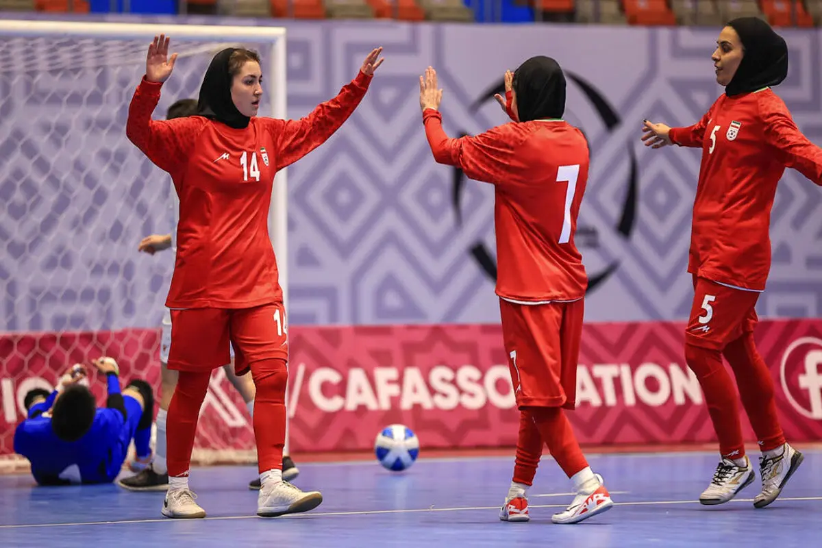 شادی ملیپوشان زن فوتسال ایران پس از کسب سهمیه جام جهانی + فیلم