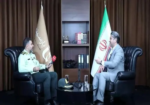 پلیس های خوشتیپ به موقع ترفیع درجه می گیرند+ فیلم
