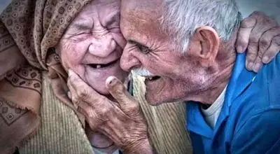 شادی از مرگ نجاتتان می‌دهد
